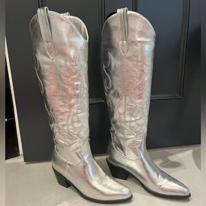 Knee high silver PU leather cowboy boots - US9